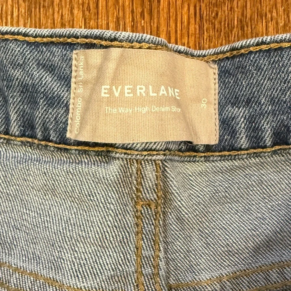 Everlane The Way High Denim Shorts Light Indigo Raw Hem High Rise Size 30